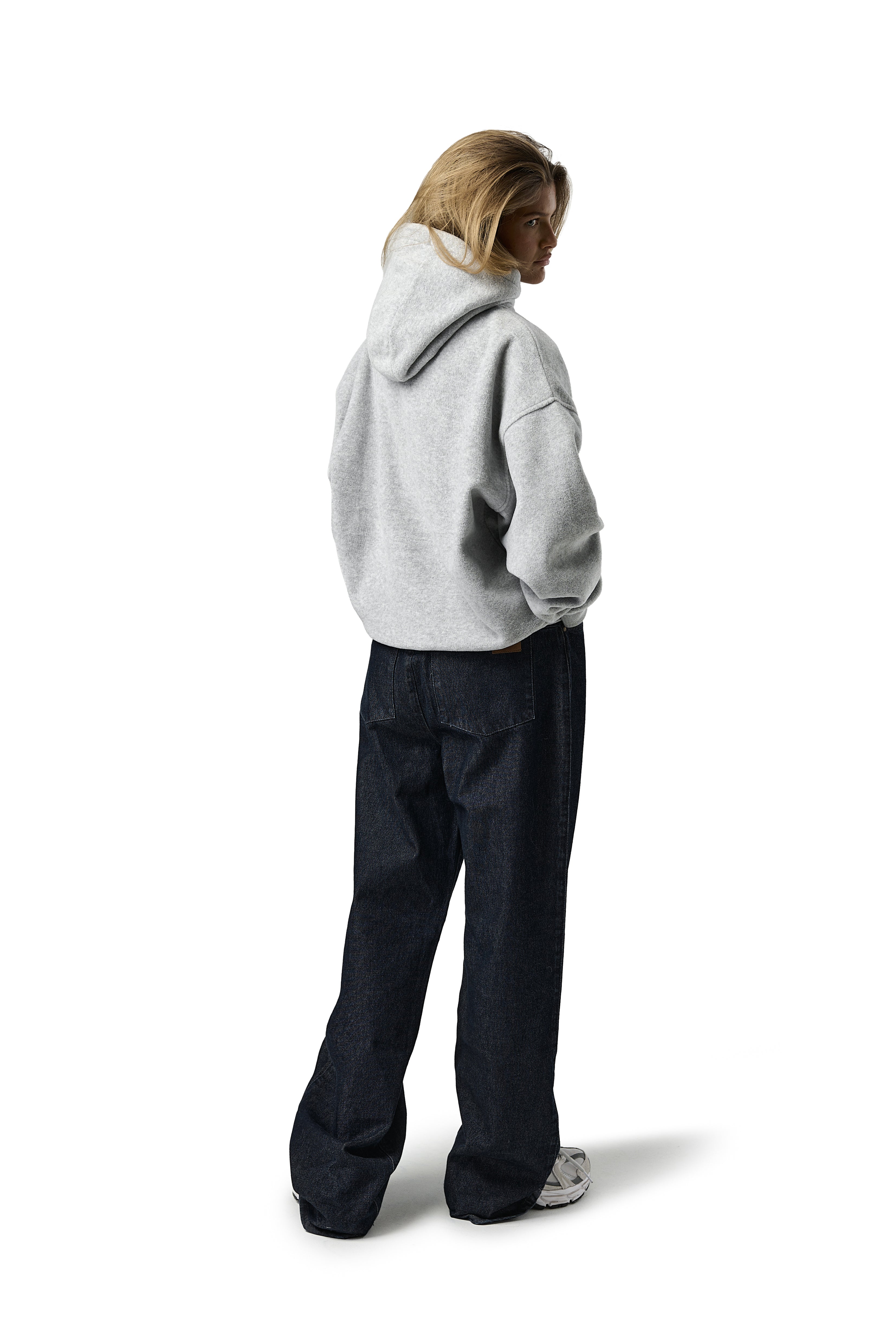 Model Elise is 5'6.5" and wears a size S.